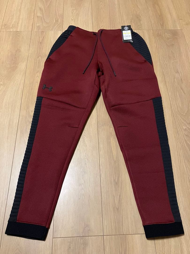 新品 MD アンダーアーマー ジョガーパンツ FITTED メンズ 赤 黒 春