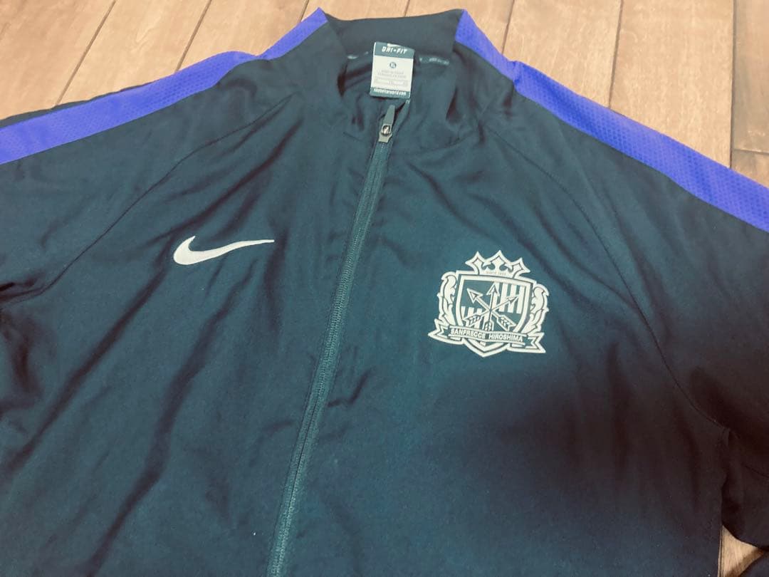 サンフレッチェ広島NIKE ウォーマータイプ週末特別セール30%オフお見逃しなく