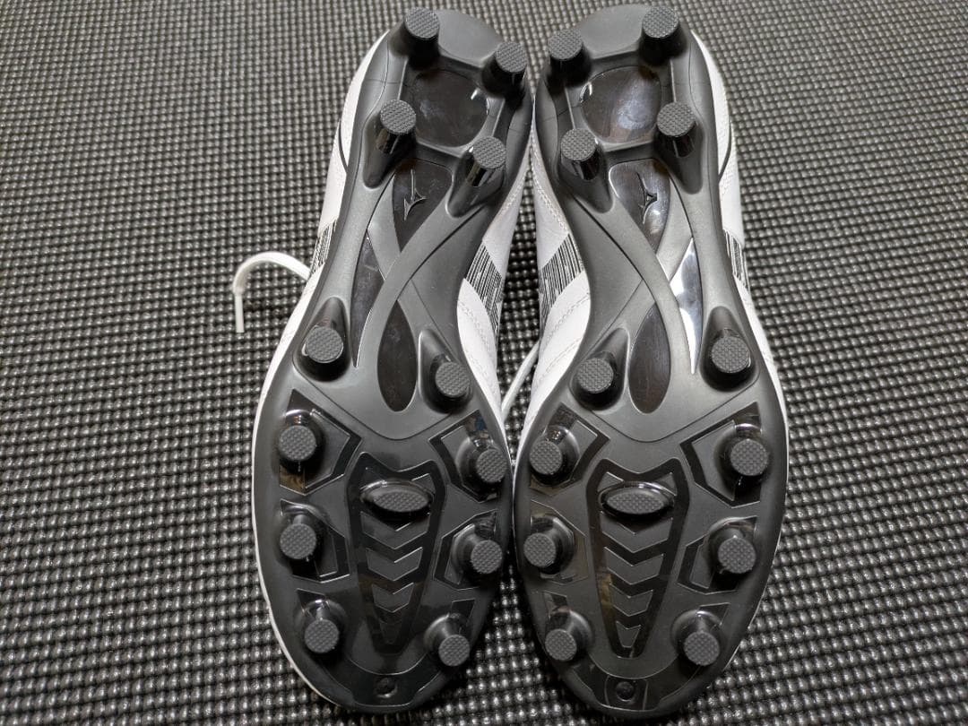 Mizuno ホワイト サッカーシューズ