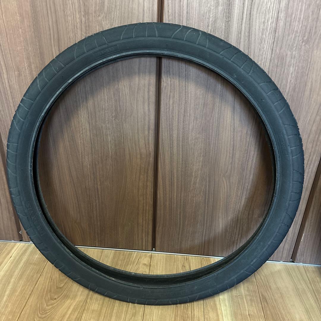マキシス フックワーム ワイヤードタイヤ 26x2.50インチ　　2本セット