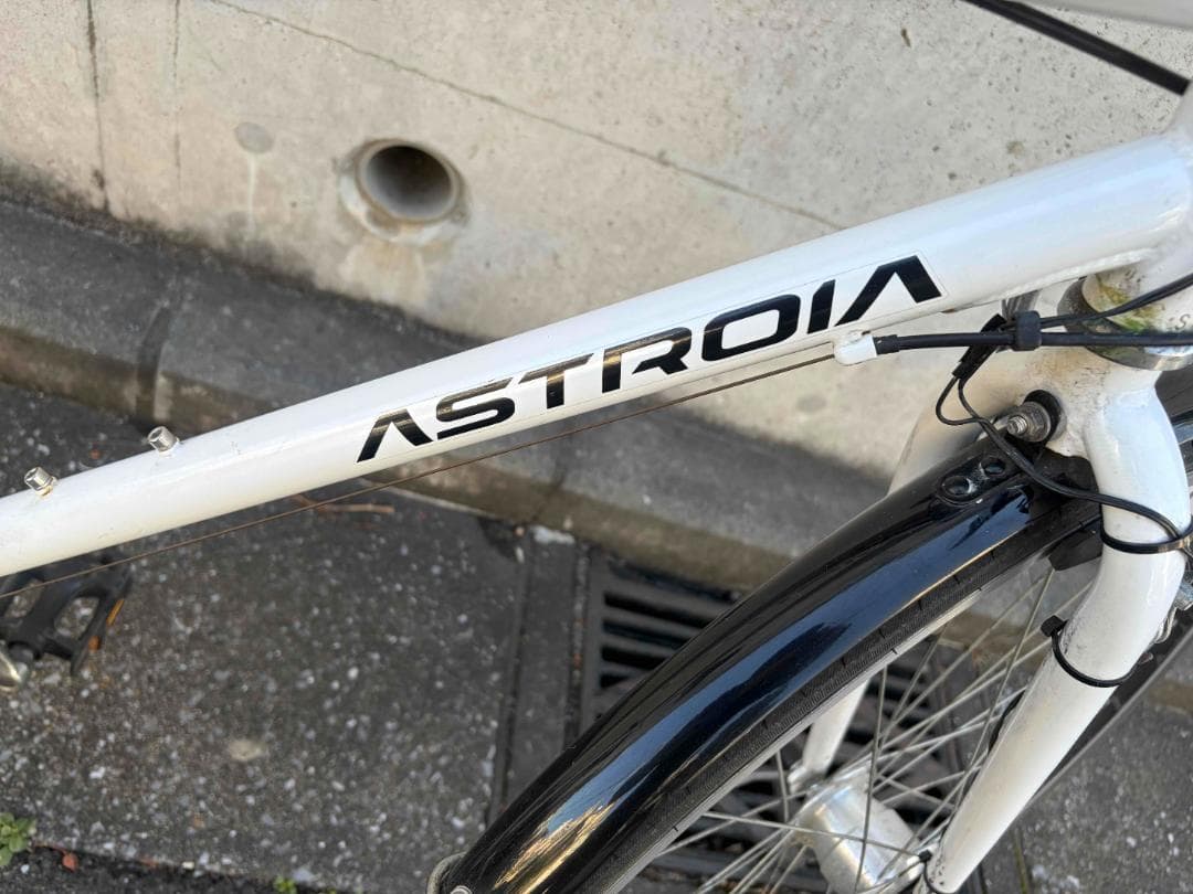 横浜引取限定 イオンバイク アストロイア クロスバイク 700C 6段 ホワイト