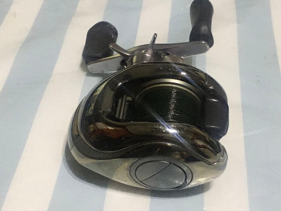 美品　釣具　シマノ アンタレス RH220