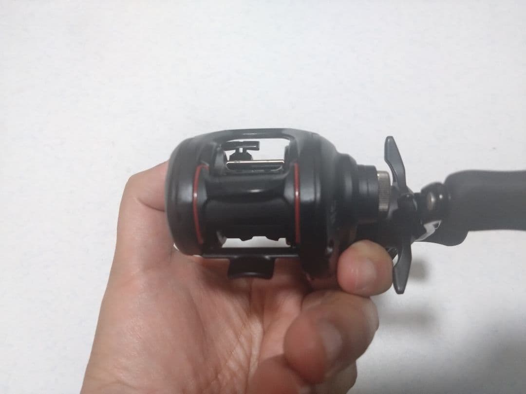 DAIWAベイトリール右巻き 19 タトゥーラ TW 100H 送料無料！