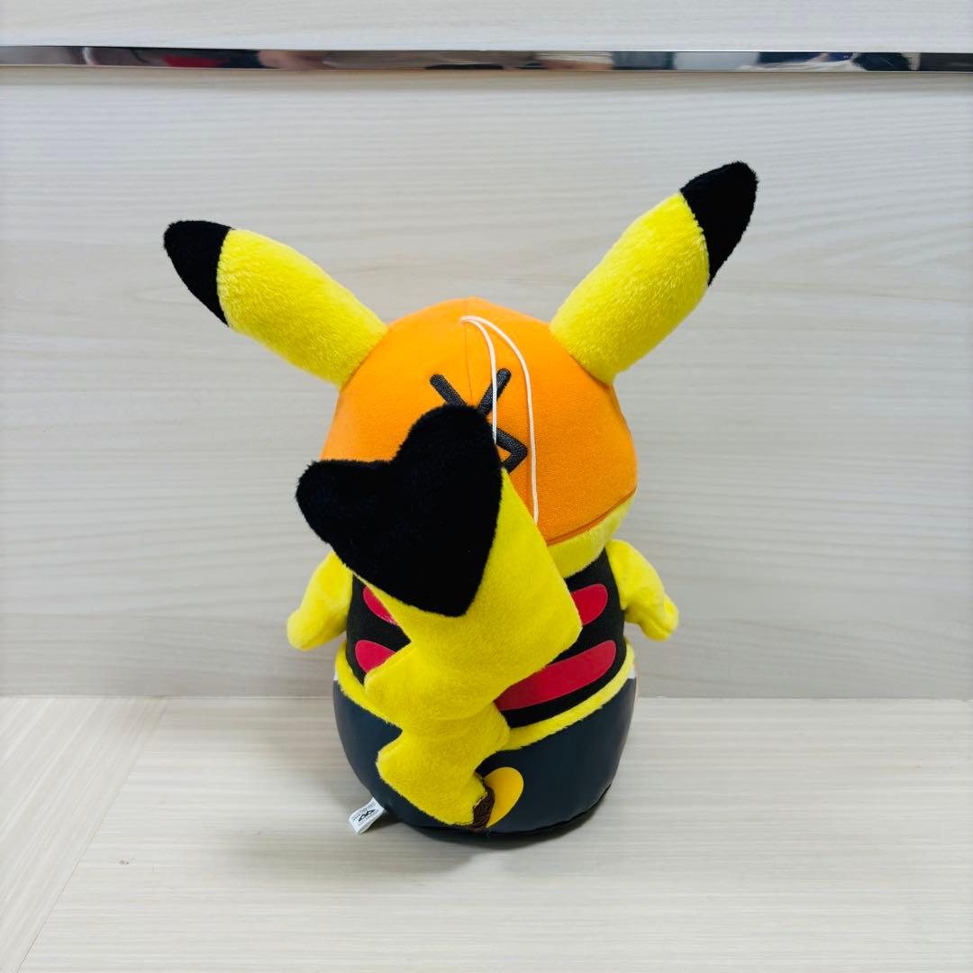 マスクドピカチュウ　ぬいぐるみ
