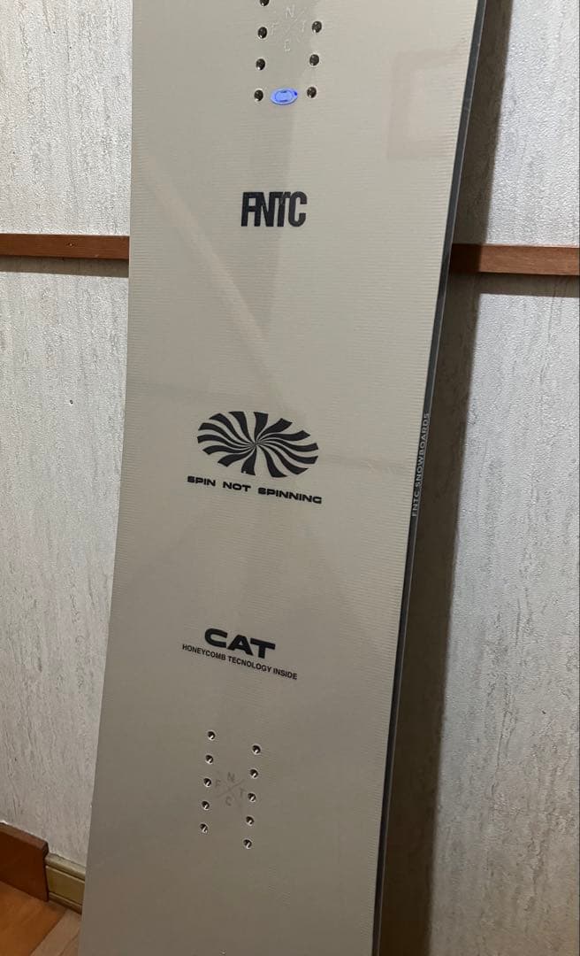 未使用品　FNTC CAT 150cm グラトリ　スノーボード　ボード