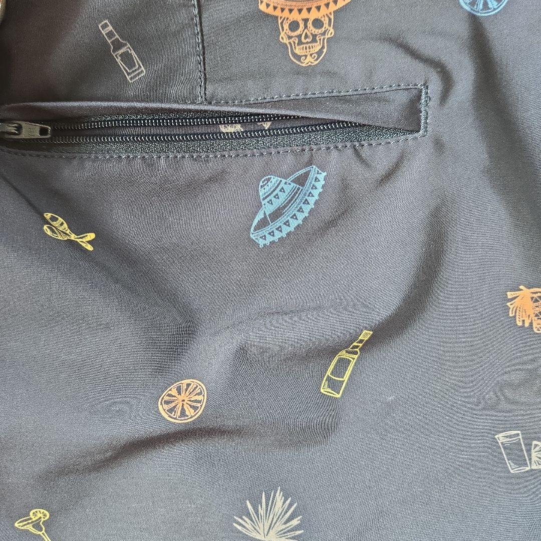 トラヴィスマシュー ネイビー柄ショートパンツ