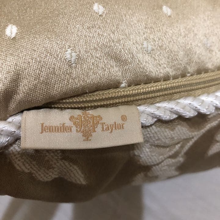 Jennifer Taylor ジェニファーテイラー　クッションHeirloom