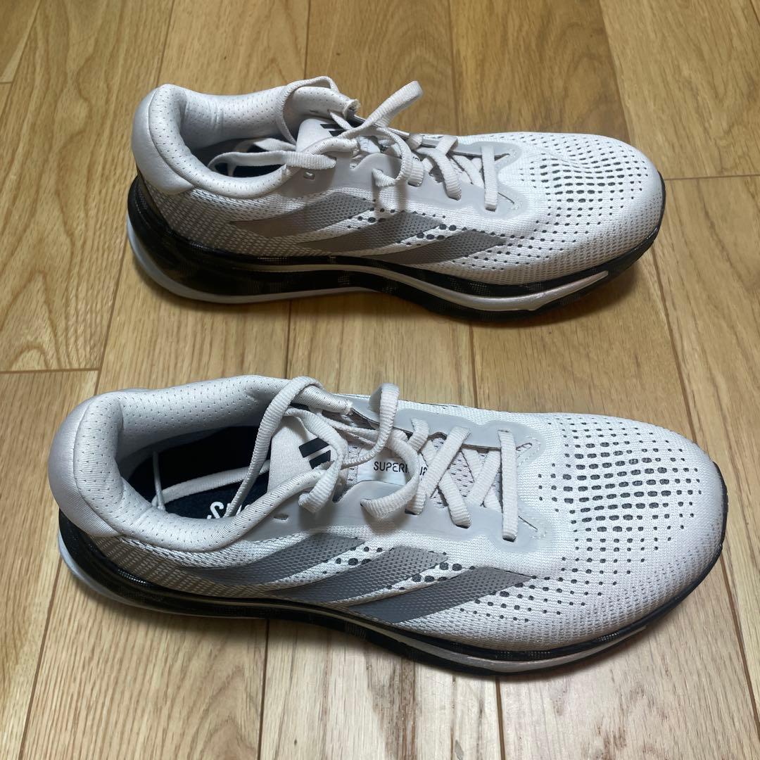 アディダス ランニングシューズ　スーパーノヴァ ライズ