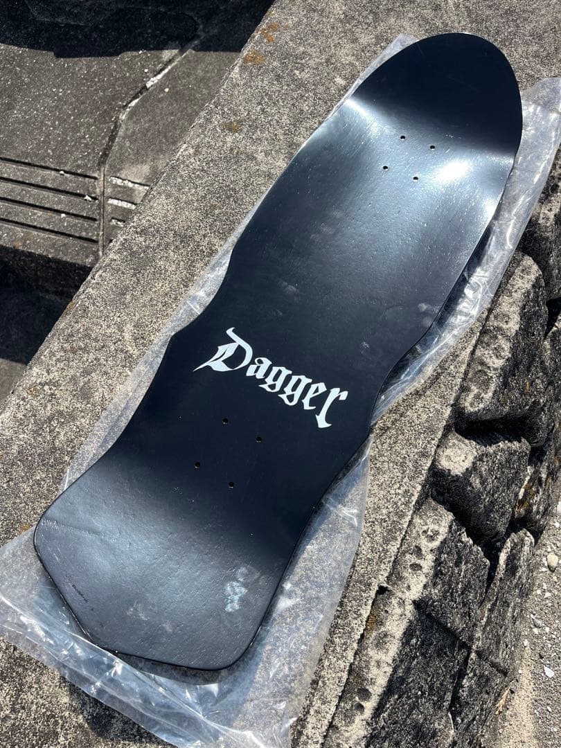 Daggers スケートボードデッキ ブラック