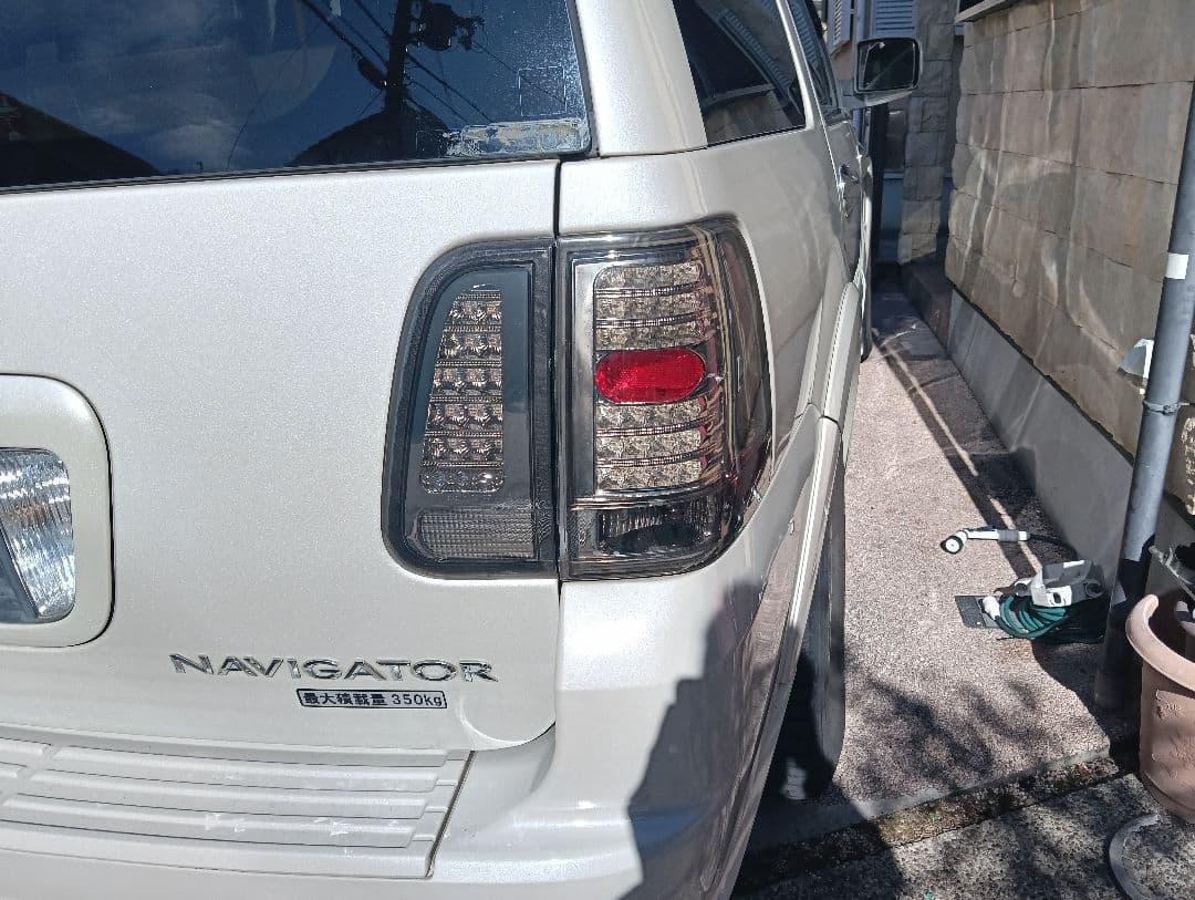 リンカーンナビゲーター　クリアテール　LED　希少です。