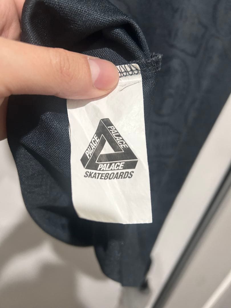 Palace 黒 シャツ Sサイズ