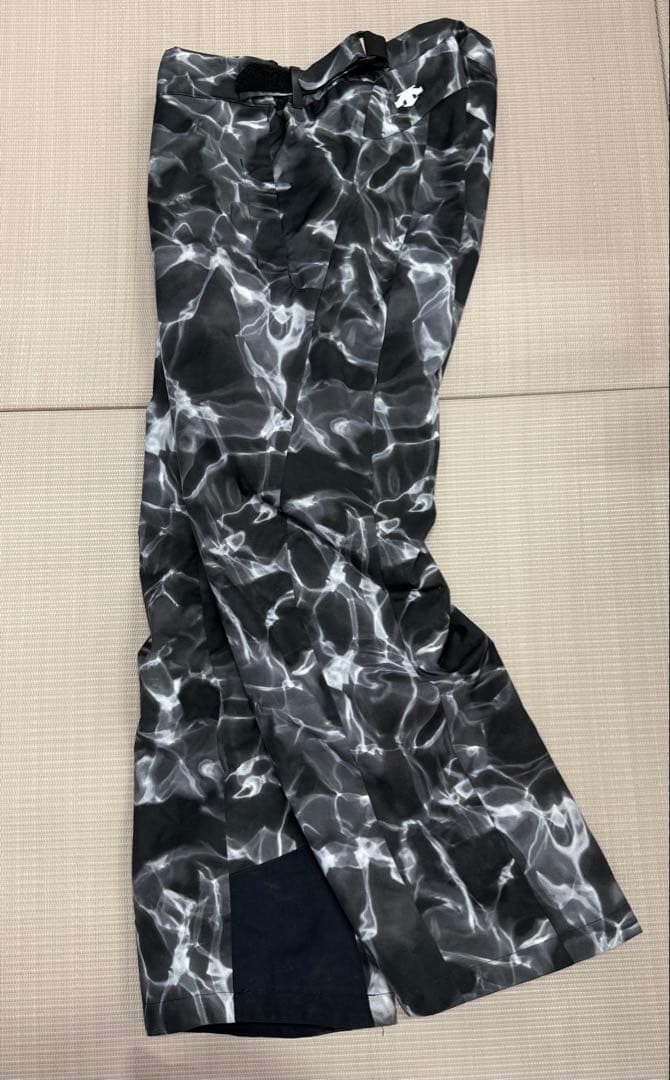 美品☆デサント☆メンズ☆スキーパンツ☆DWMQJD73☆サイズL☆迷彩柄