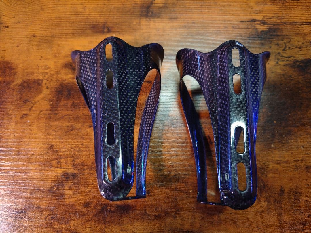 3T Doric Team ボトルケージ カーボンファイバー