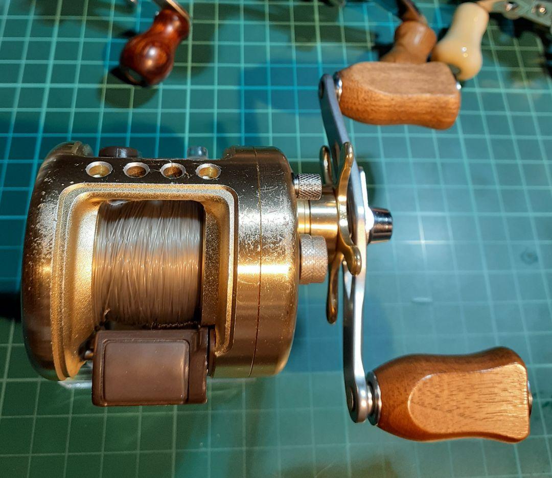 シマノ カルカッタ50XT ウッドノブハンドルカスタム