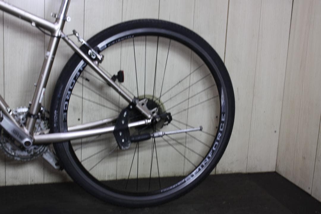 GIANT GLIDE R3 700C 24速 430mm ディスクブレーキ対応