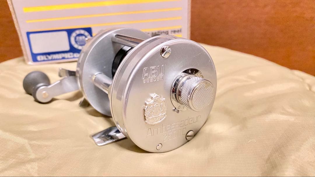 日々値下げ^^ Abu Garcia アブ2500C 美品
