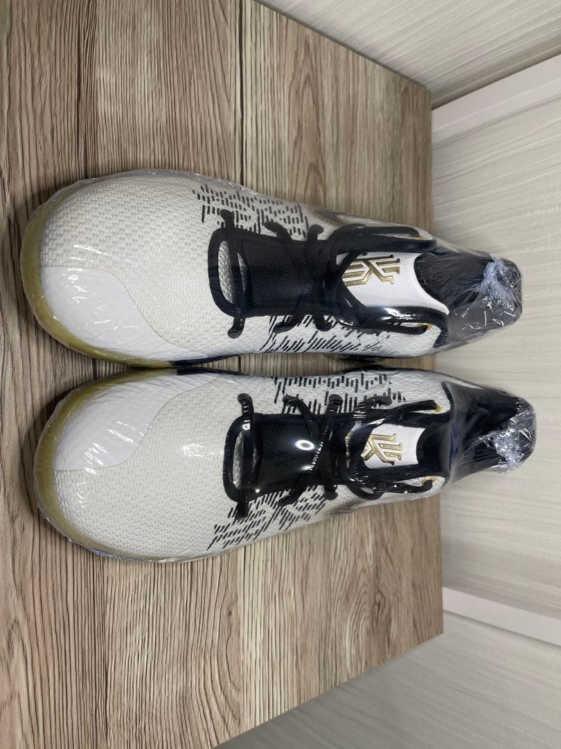 Nike Kyrie 7 ホワイト/ブラック/ゴールド