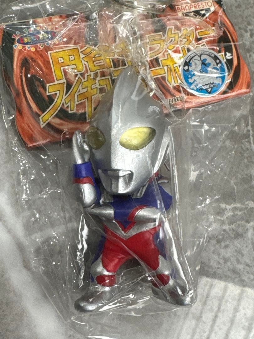 円谷キャラクターフィギュアキーホルダーウルトラマンセブンティガダイナガイア全7種