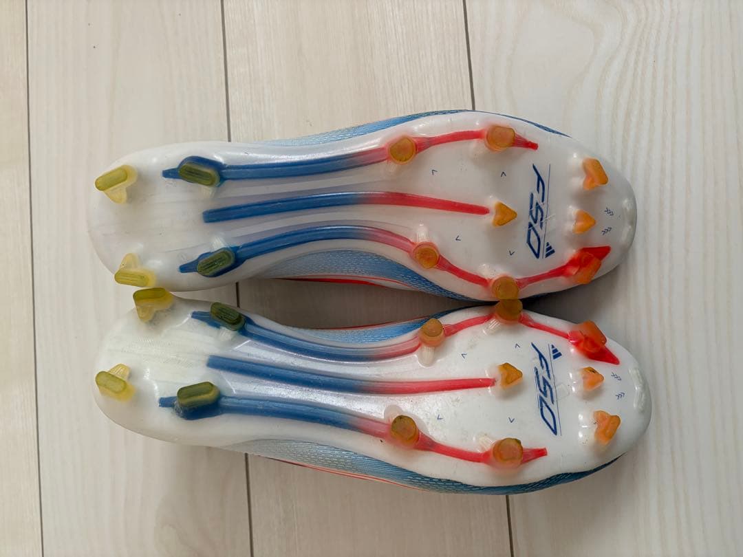 F50 レースレス　26.0cm 紐なし