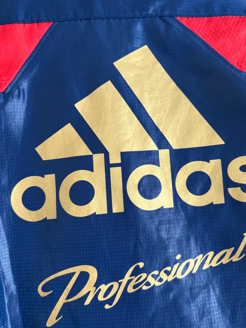 adidas プロフェッショナル セットと別のプロフェッショナル上下