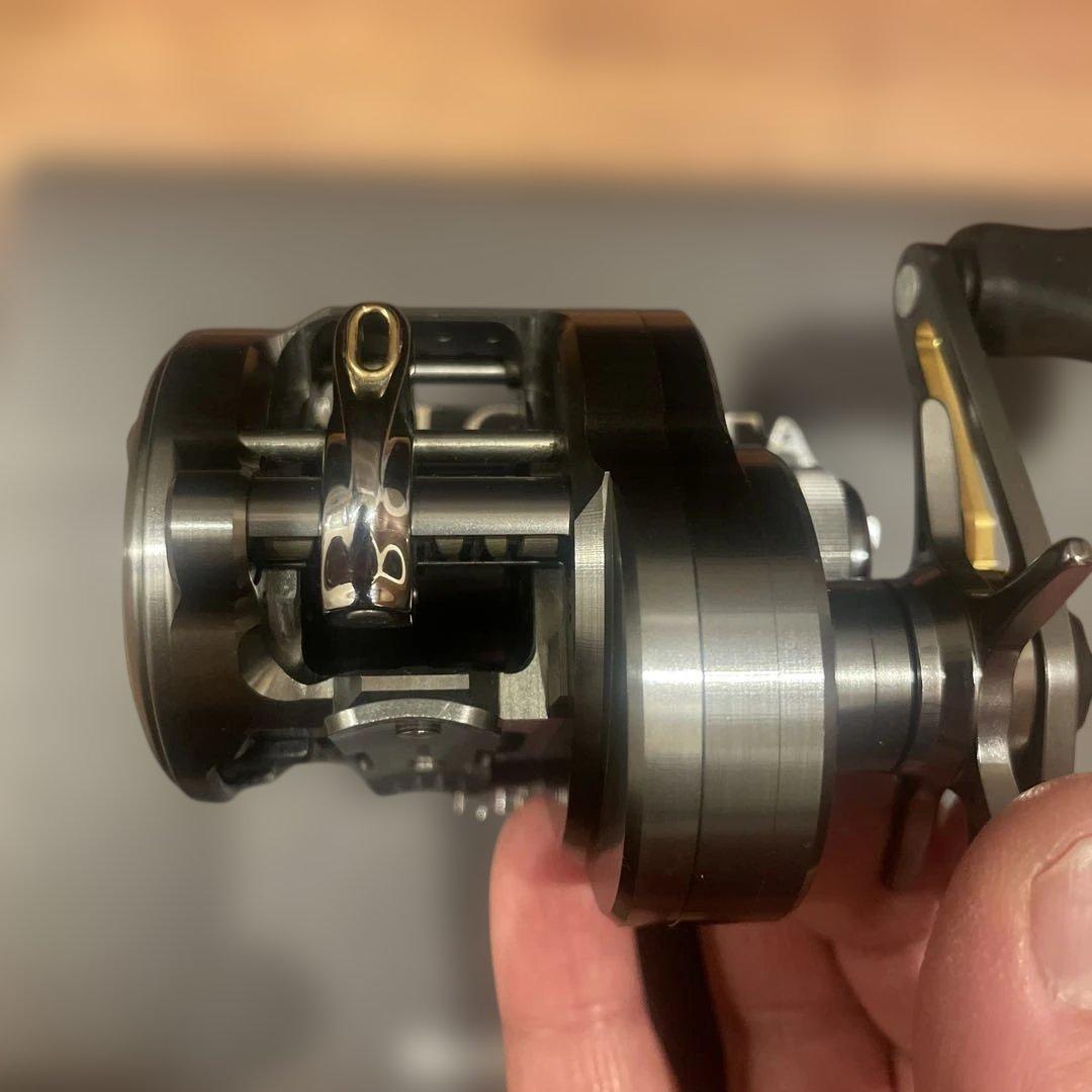 美中古 SHIMANO シマノ 23 カルカッタコンクエスト BFS HG 左