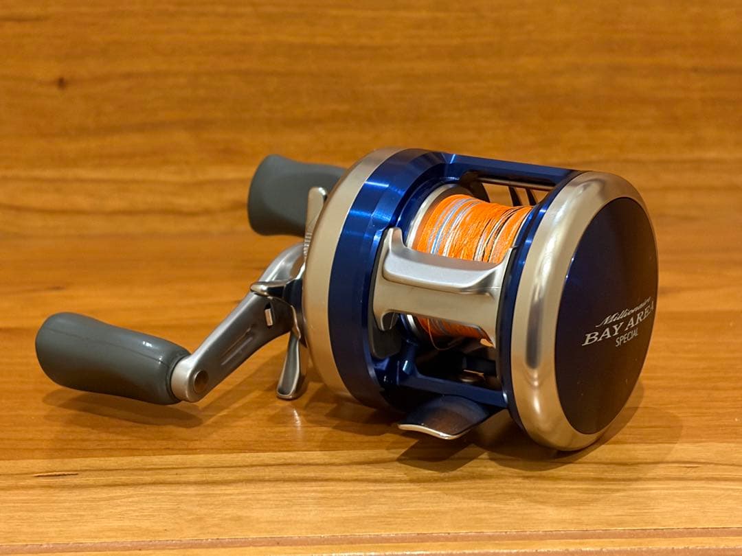 未使用 ダイワ ミリオネア ベイエリアスペシャル 100L レフトハンドル