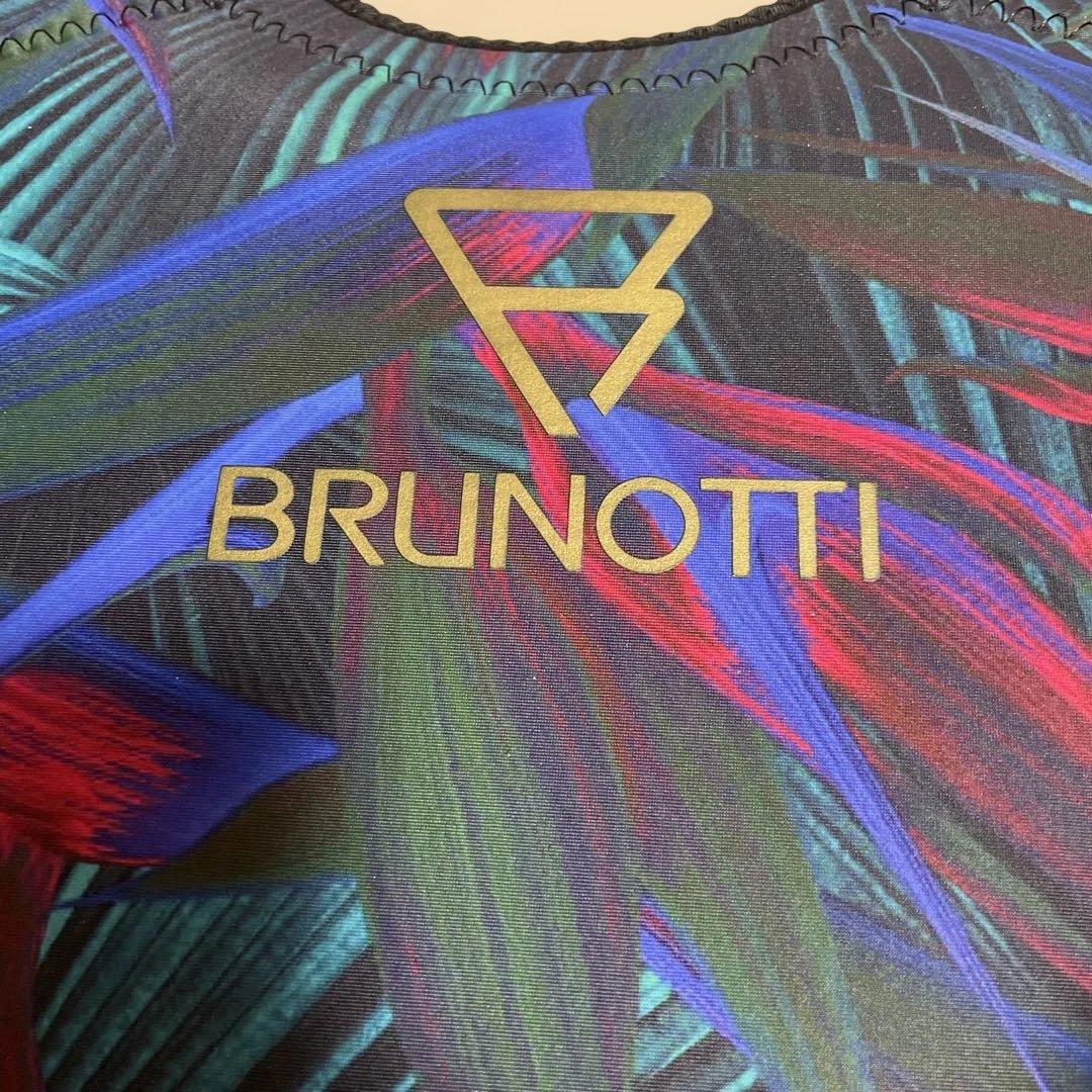 【極美品】BRUNOTTI（ブルノッティ）レディース インパクトベスト