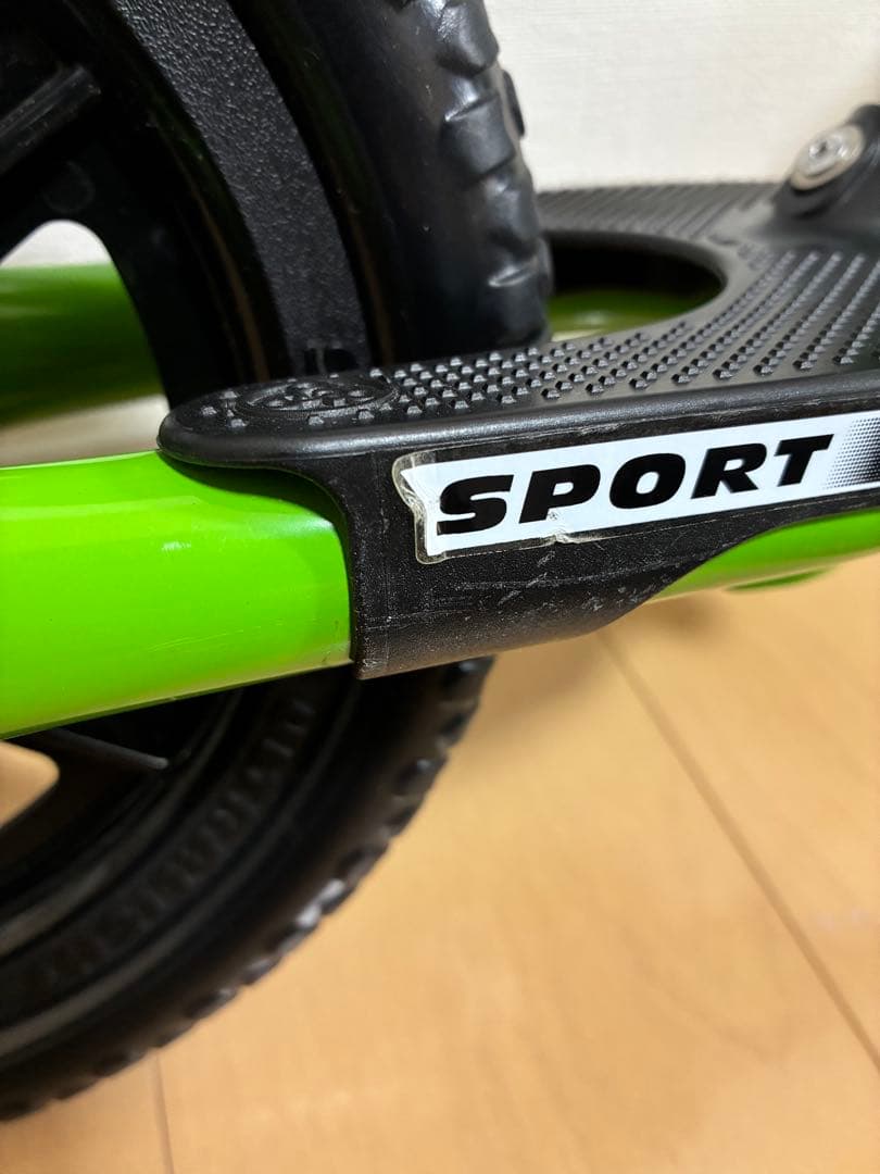 ストライダー　STRIDER 黄緑