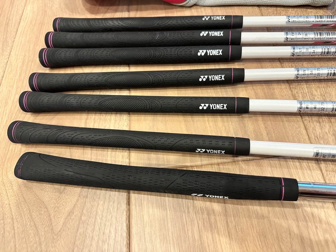 YONEX ピンク ゴルフクラブ7本セット・キャディバッグ　J135