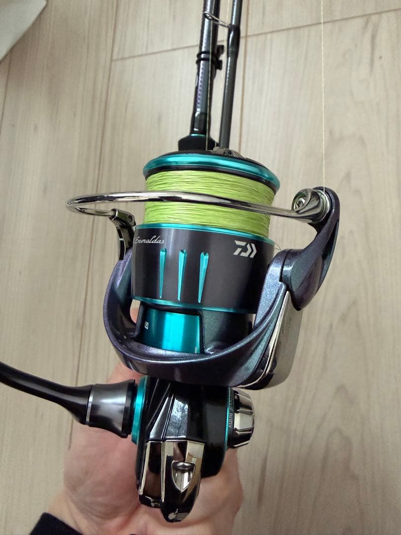 ク*ス様 Daiwa スピニングリール エメラルダスRX FCLT2500