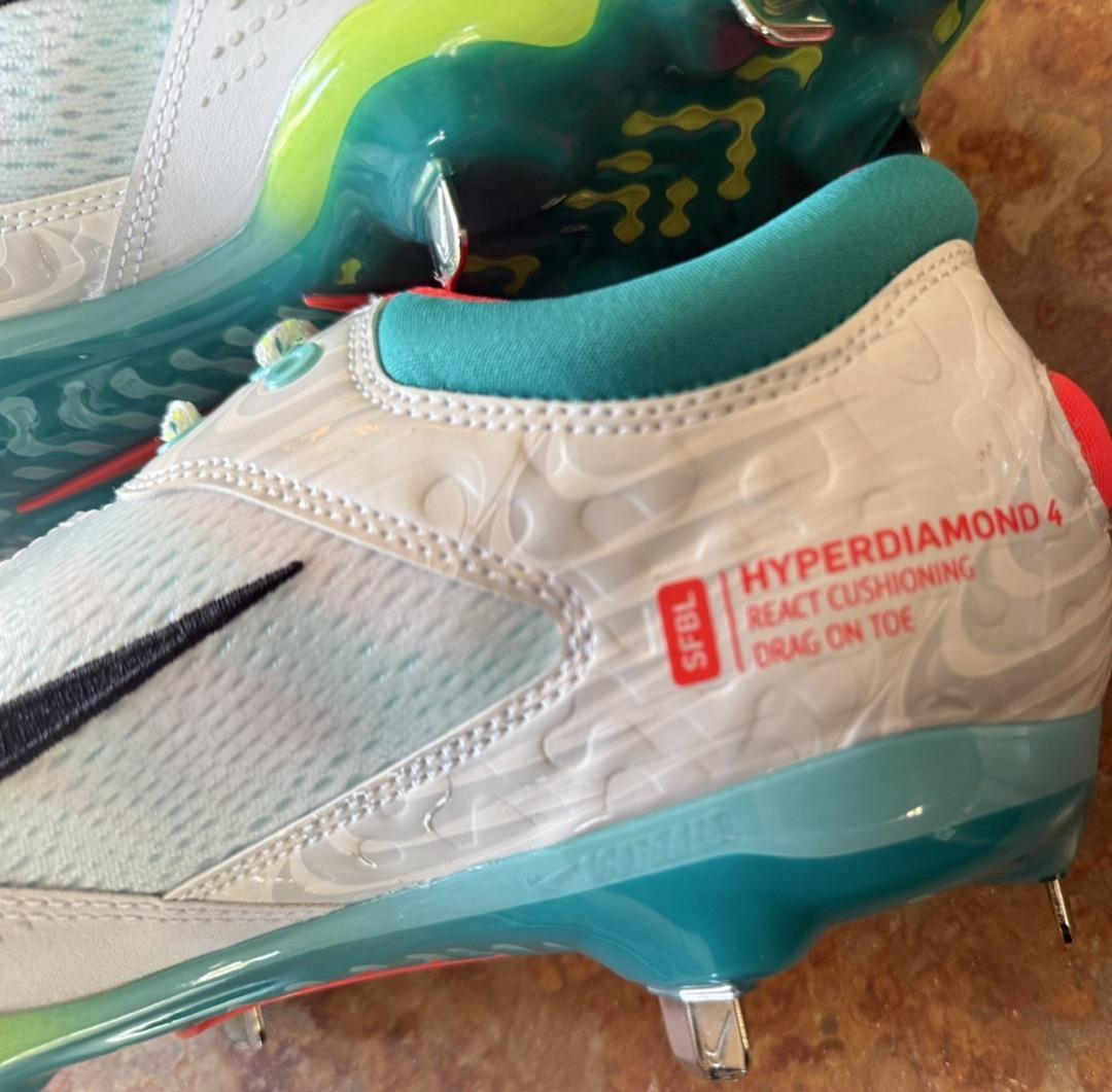 新品★USA国内限定発売モデル☆NIKE★Hyperdiamond 4★26cm