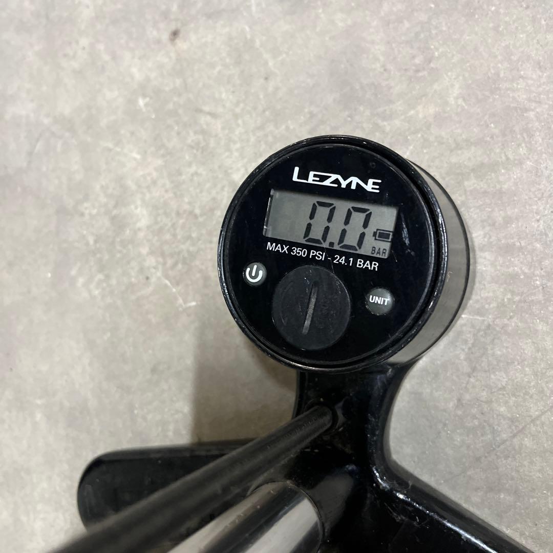 LEZYNE デジタルフロアポンプ 最大350 PSI