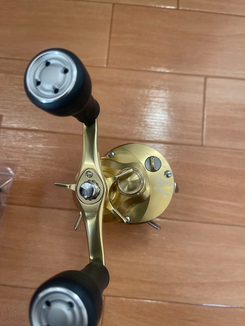 23 カルカッタコンクエスト MD 401 XGLH (左)