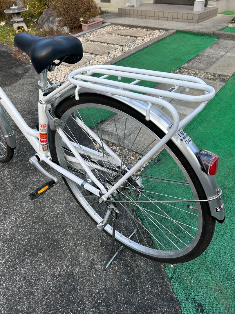 シティサイクル ホワイト フロントバスケット付き