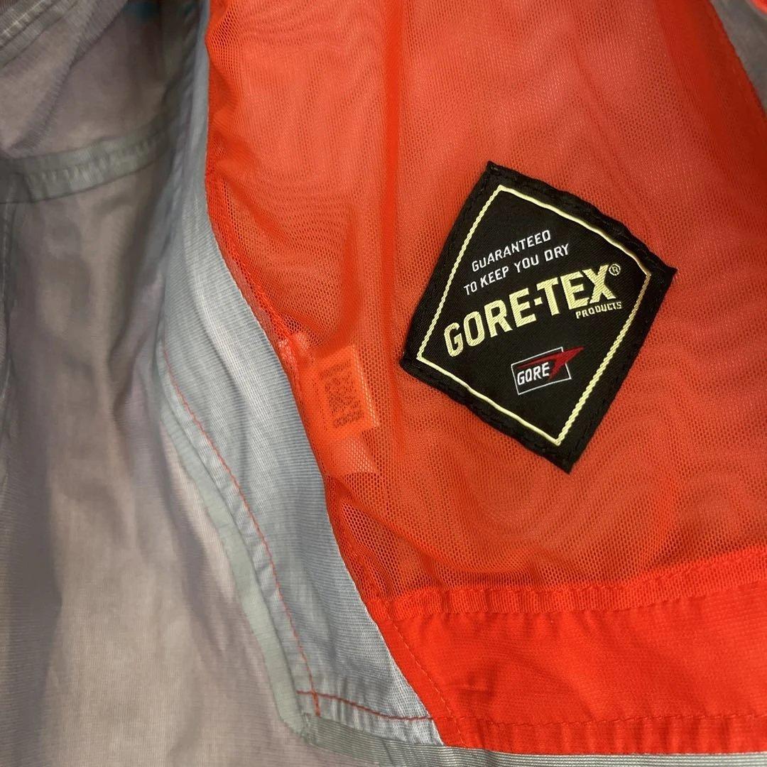 adidas GORE-TEX ウィンドブレーカー レッド