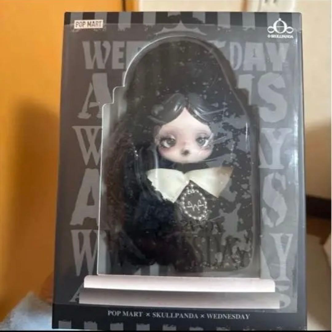 正規品　SKULLPANDA Wednesday NY限定 ぬいぐるみペンダント