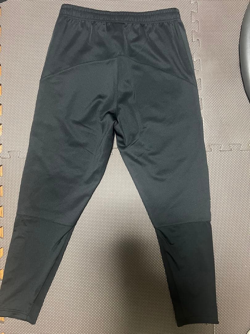 【中古美品】ルースイソンブラ ジャージ スリムパンツ Mサイズ　ブラック
