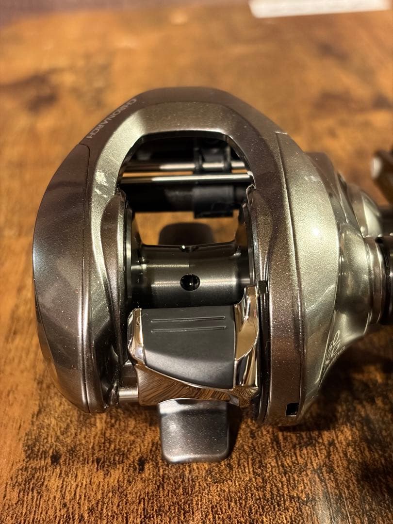 【美品】シマノ　SHIMANO クロナーク150XG 右ハンドル