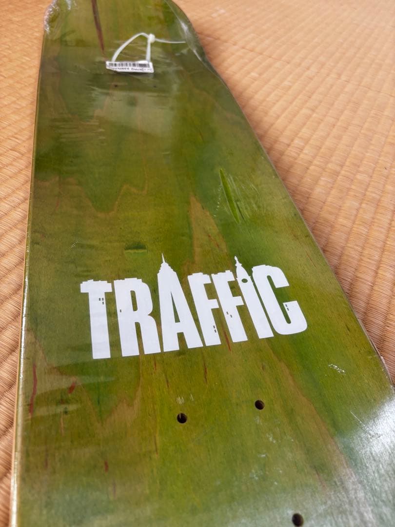 【値下げ】TRAFFIC スケートボードデッキ 7.75インチ