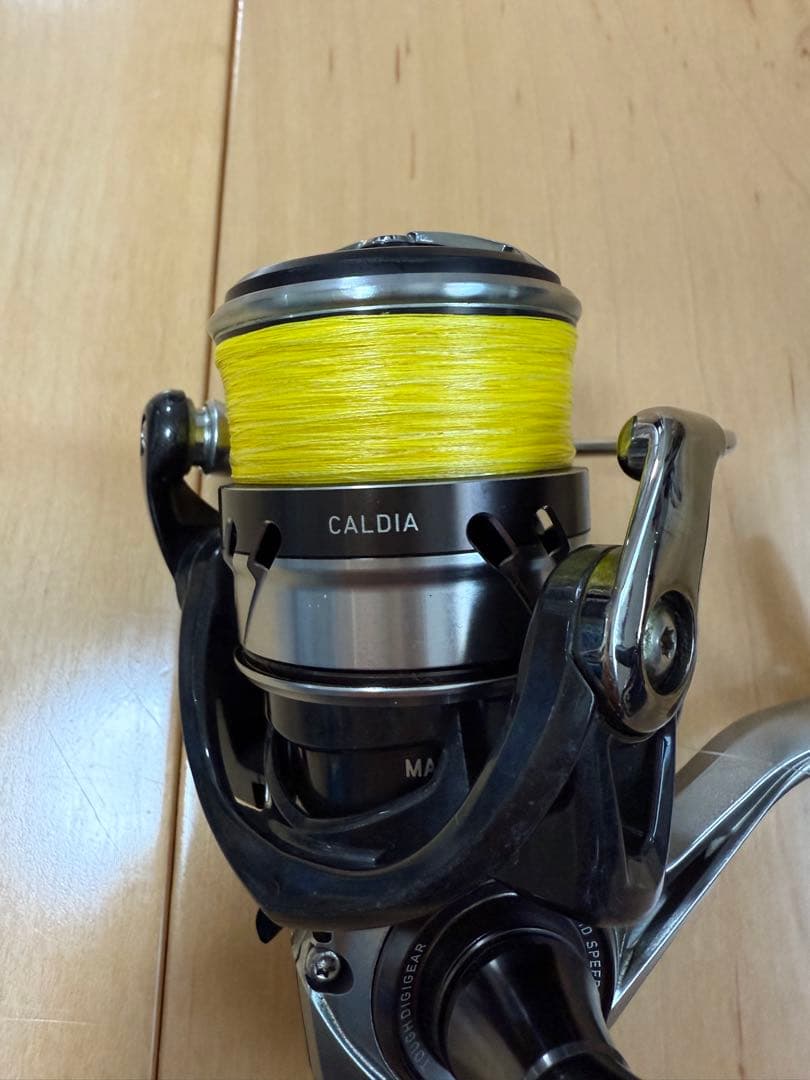 18CALDIA LT2500S スピニングリール