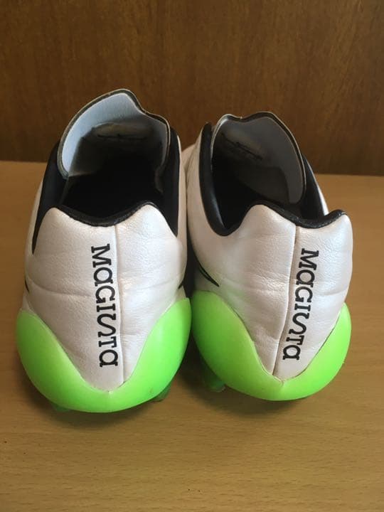 ナイキ　マジスタ オーパス FG イタリア製 26