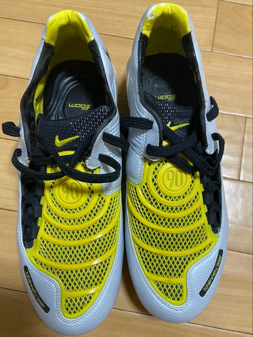 サッカースパイク　トータル90 Zoomレーザー　新品！！　早い者勝ちです。