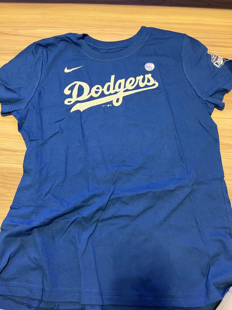 ドジャースTシャツ　2025WORLD seriesチャンピオン記念