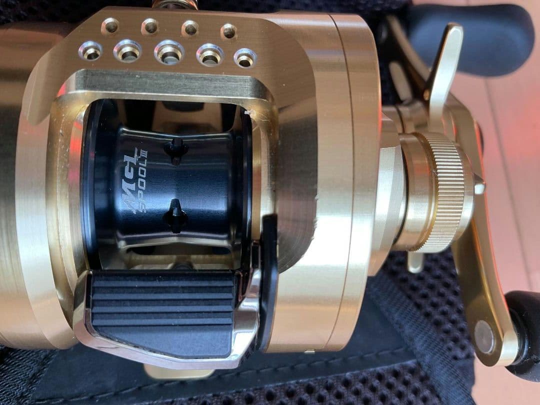SHIMANO シマノ カルカッタコンクエスト 100 右