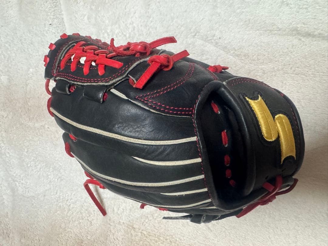 軟式野球トレーニンググローブ 黒と赤 レザー製