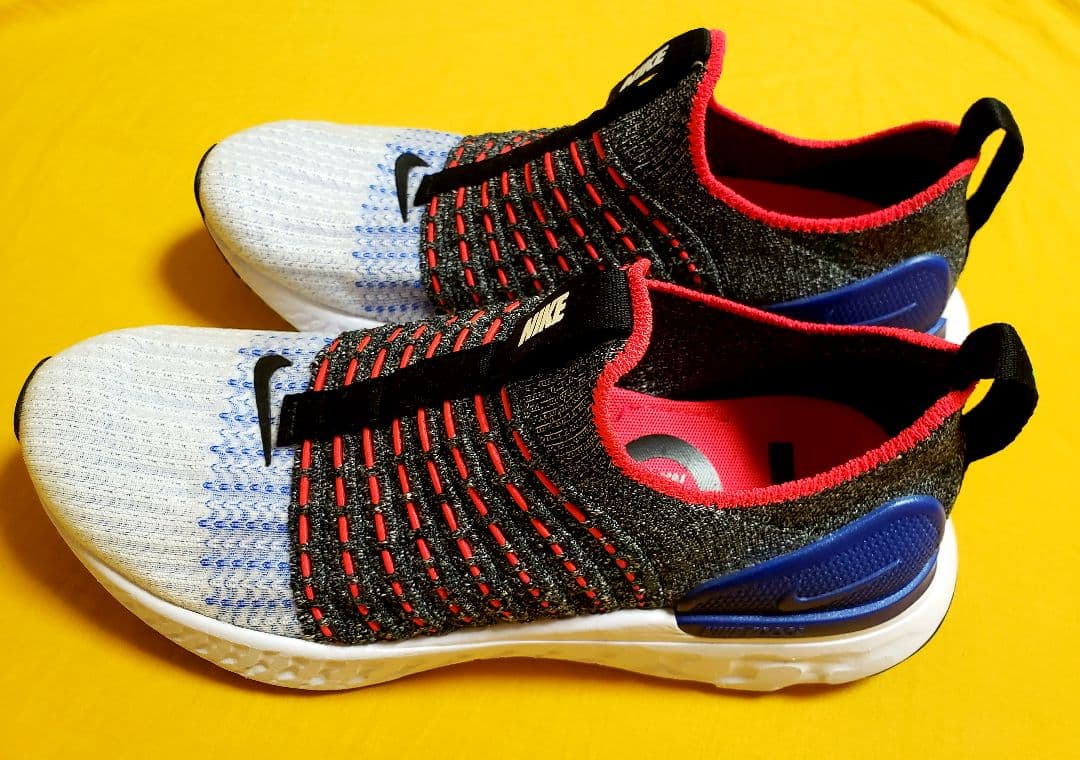 ナイキ NIKE エピックリアクトファントムフライニット　ランニングシューズ