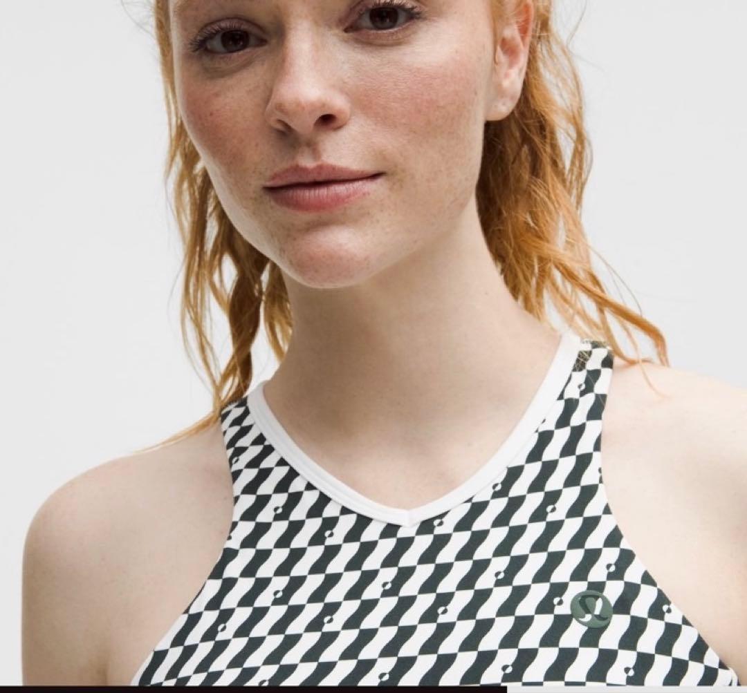 新品ルルレモン Cropped V-Neck Tennis Tank（サイズ6）