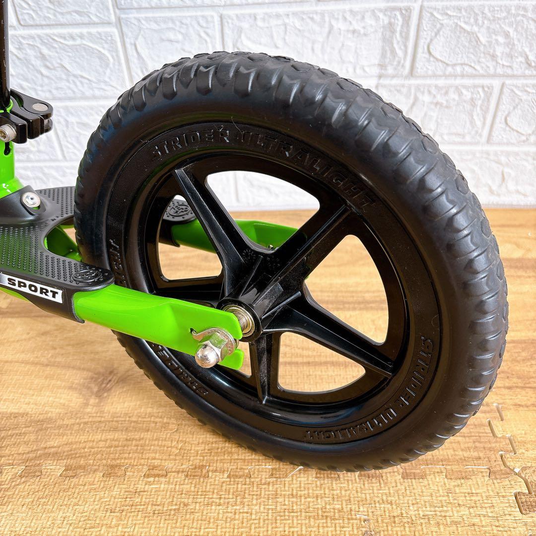 美品　STRIDER 12インチ スポーツモデル 緑　持ち運び用ベルト付き
