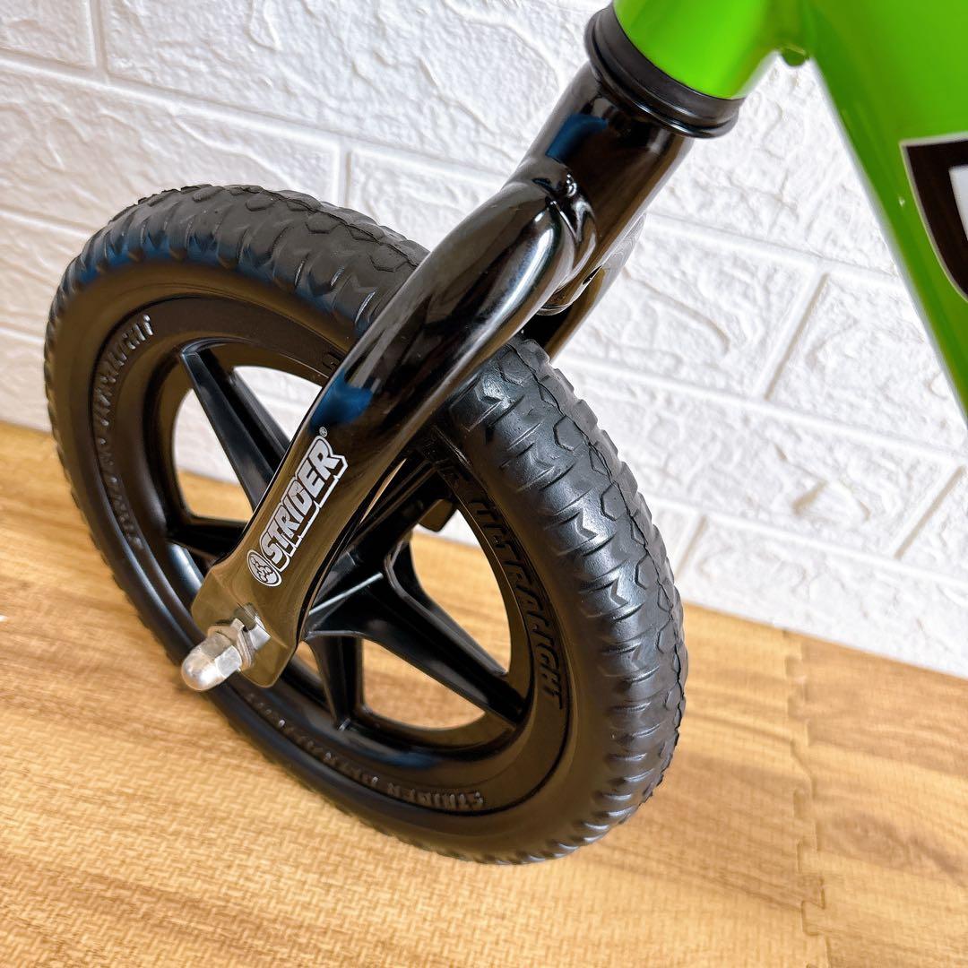 美品　STRIDER 12インチ スポーツモデル 緑　持ち運び用ベルト付き