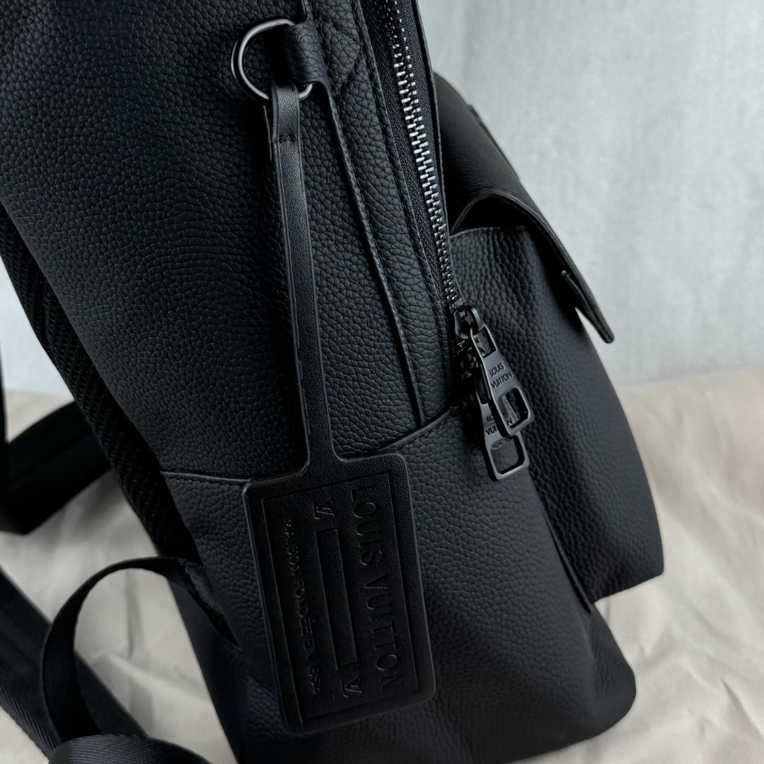 美品 LOUIS VUITTON ルイヴィトン テイクオフ・バックパック